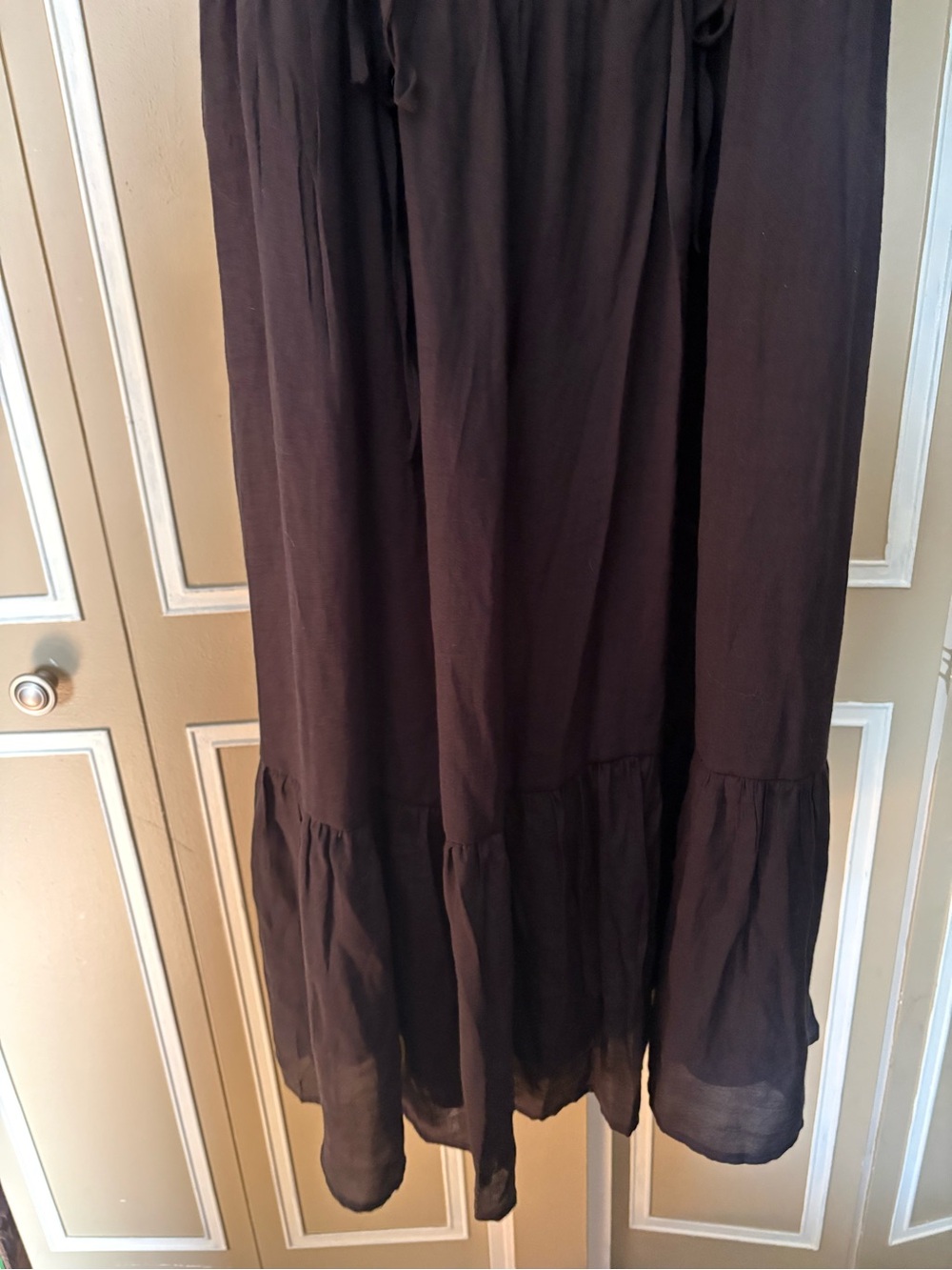 Trixxi Black Midi Dress with Ruffled Cap Sleeves - Picture 3 of 6
